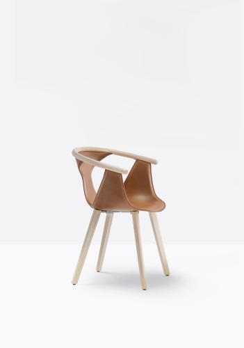 Fox-3727_FR-F04(3)_low.jpg
