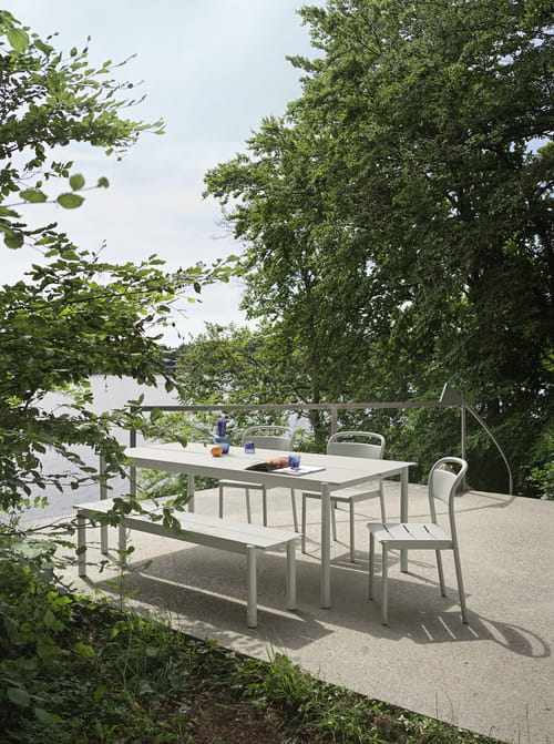 linear-steel-table-220-bench-170-side-chair-grey-raise-carafe-glass-muuto-org_3.jpg