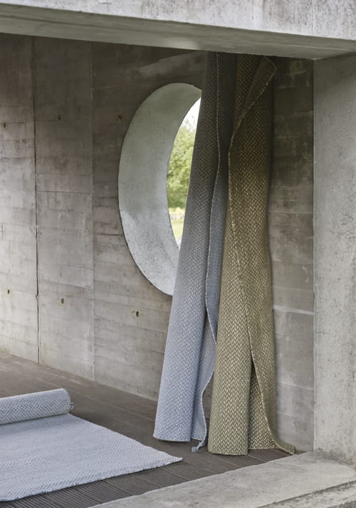 ply-rug-recycled-polyester-light-blue-moss-green-off-white-muuto-org_3.jpg