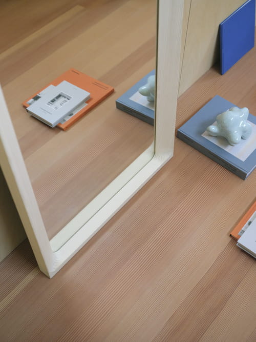 arced-mirror-spruce-muuto-org_3.jpg