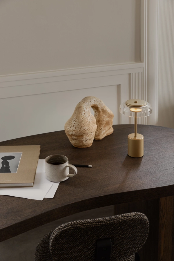 nuura-blossi-table-mini-portable-lamp-sofie-refer-2.jpg.webp