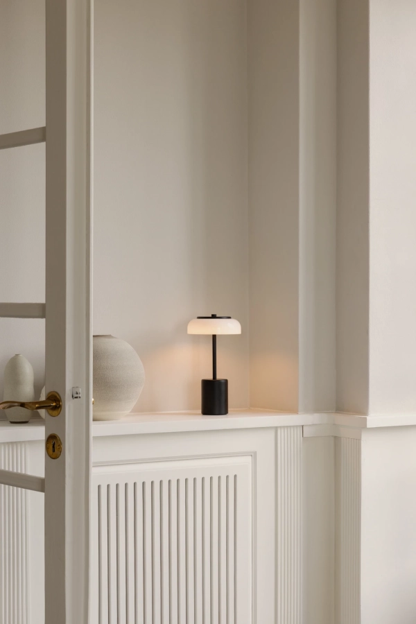 nuura-blossi-table-mini-portable-lamp-sofie-refer-3.jpg.webp