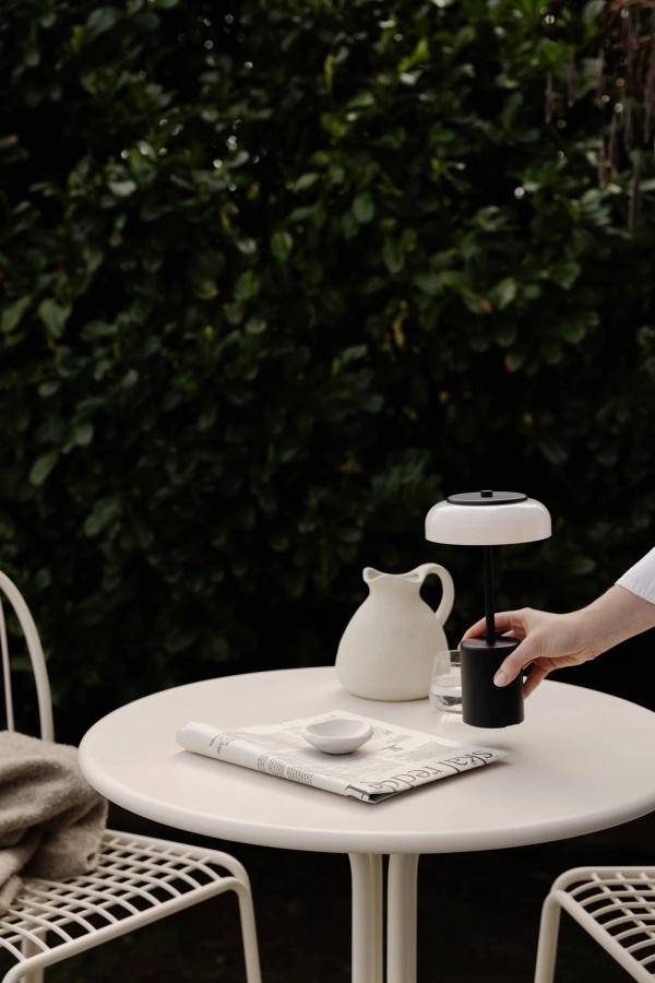 nuura-bossi-table-mini-portable-lamp-sofie-refer-2.jpg.webp