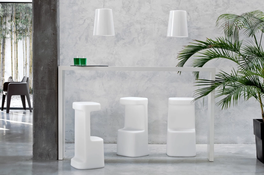 SERIF_860_BI_AMBIENTATA_02_low.jpg