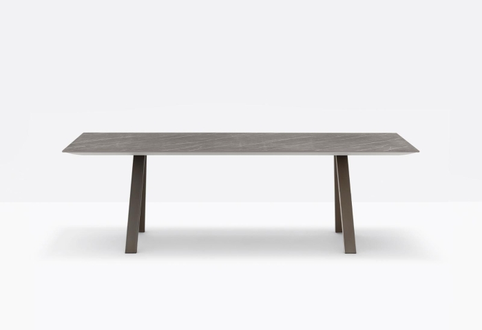 arki-table-ark-outdoor-still-03.jpg
