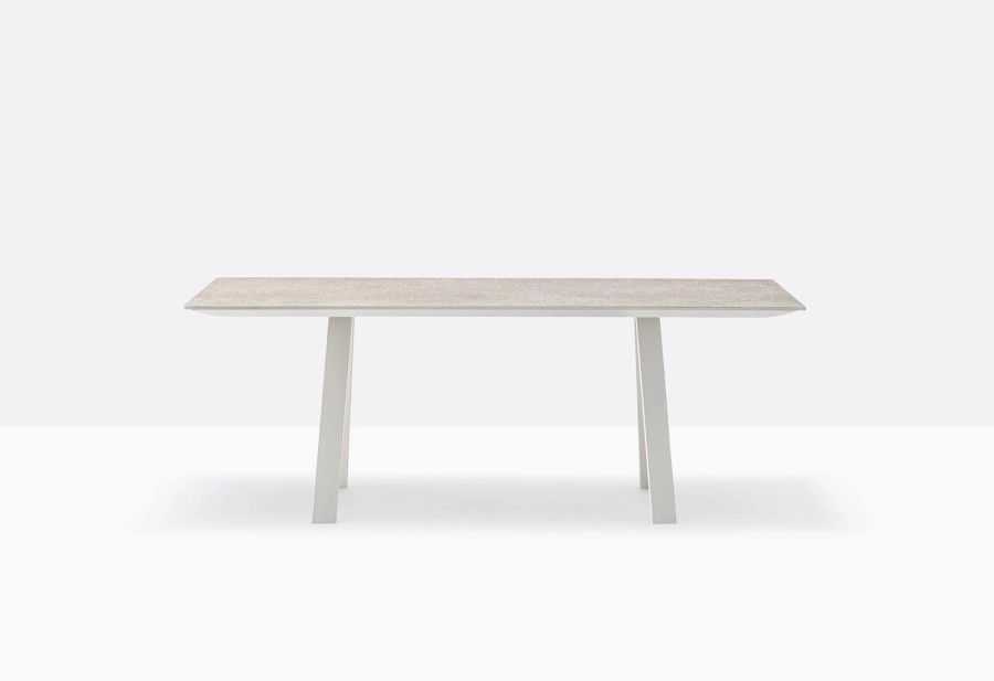arki-table-ark-outdoor-still-04.jpg
