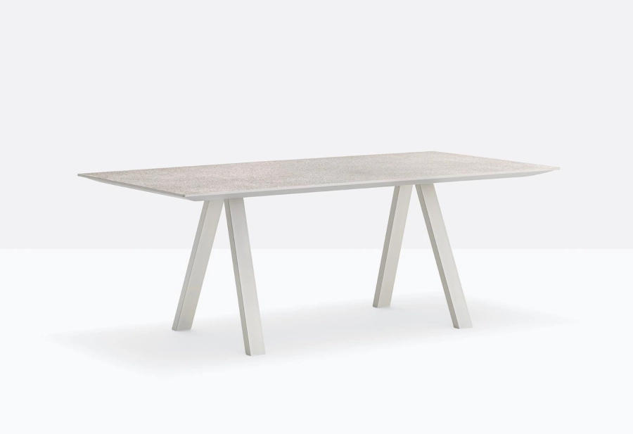 arki-table-ark-outdoor-still-05.jpg