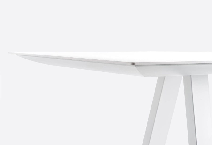 arki-table-all-still-03.jpg