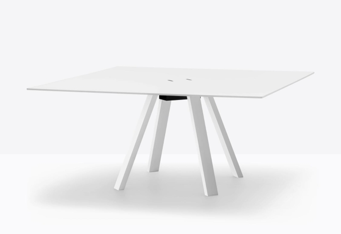 arki-table-ark2-cc-still-02.jpg