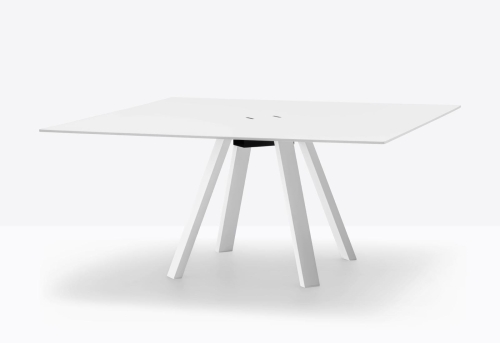 arki-table-ark2-cc-still-02.jpg