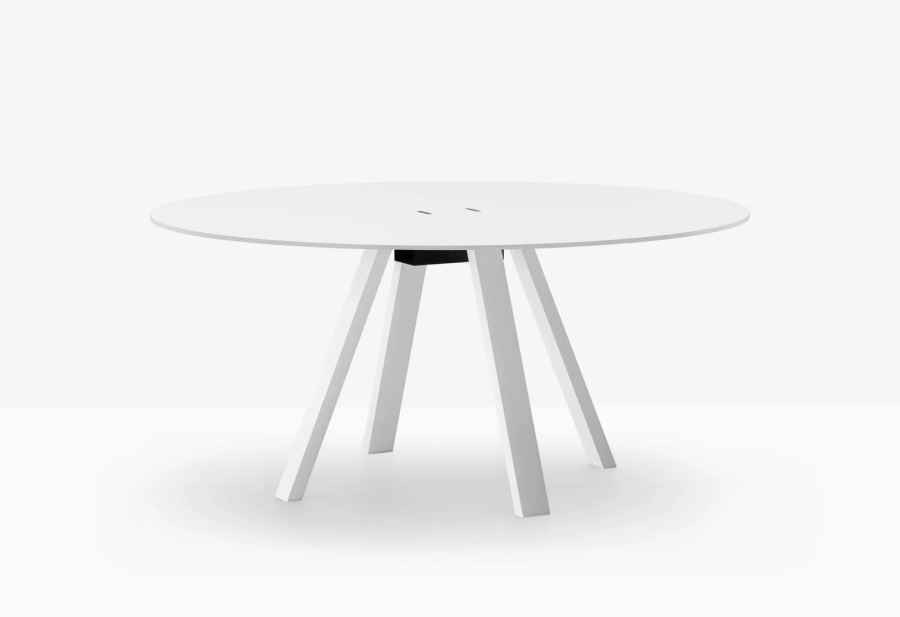 arki-table-ark2d-cc-still-02.jpg