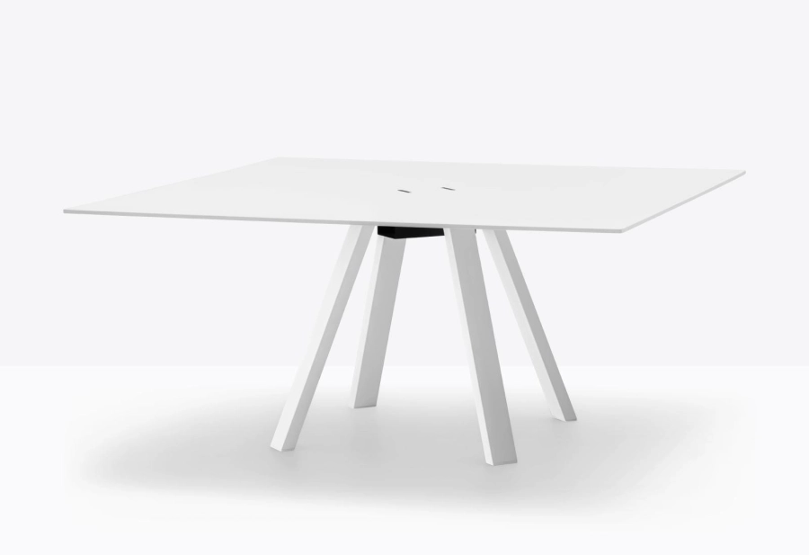 arki-table-ark2-cc-still-02.jpg