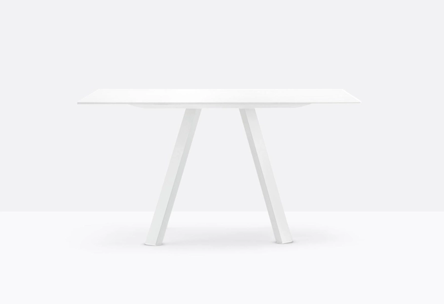 arki-table-ark139x139-still-03.jpg