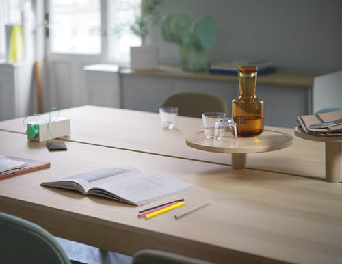 linear-table-tray-oak-raise-carafe-burnt-orange-glass-clear-fiber-side-fiord-721-hallingdal-224-divina-md-913-enfold-grey-148x45-h85-muuto-org_3.jpg