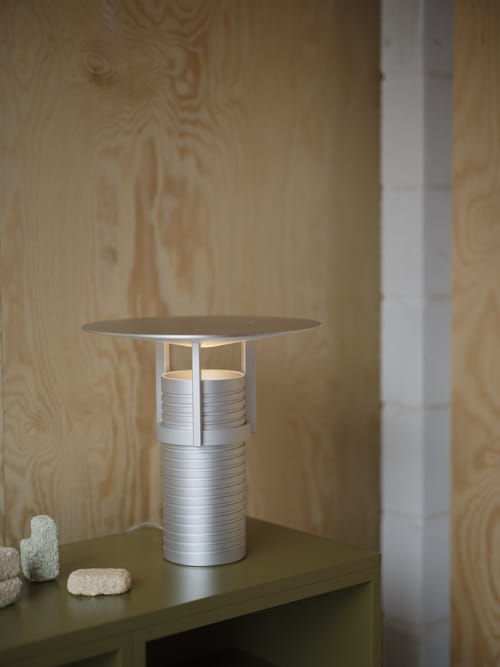 set-table-lamp-stacked-sideboard-brown-green-muuto-org_3.jpg