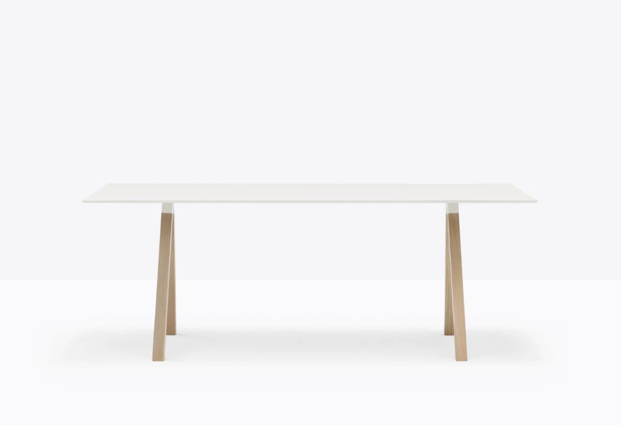 arki-desk-arkw7-still-01.jpg