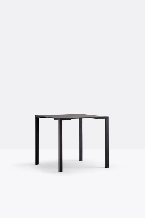 Togo-TG_79X79_NERO-COM_NERO_low.jpg