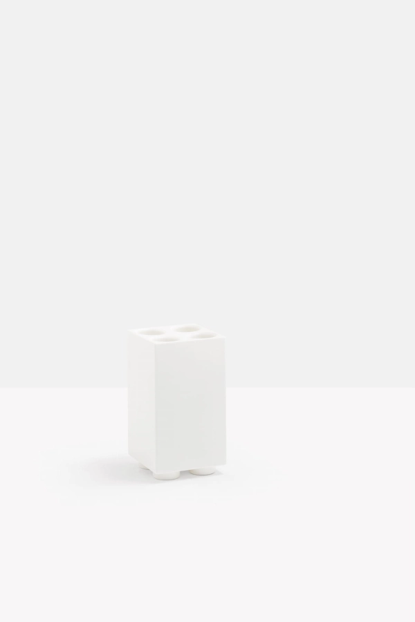 Brik4_BI_low.jpg