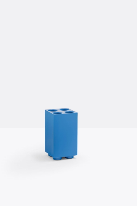 Brik4_BL_low.jpg