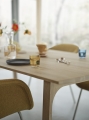 earnest-extendable-table-205-oak-fiber-soft-tube-hearth-8-grey-raise-glass-burnt-orange-dark-blue-muuto-org_3.jpg