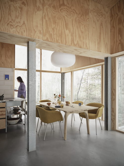 earnest-extendable-table-205-w-extension-leaves-oak-fiber-soft-tube-hearth-8-grey-strand-pendant-80-muuto-org_3.jpg