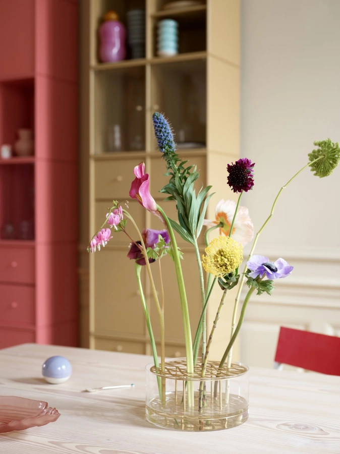 montana_home19_20_gb_diningroom_system_rhubarb_cumin_jwtable_detail02.webp