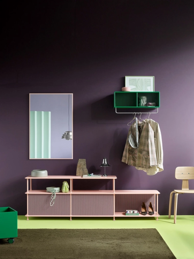 montana_free_shelving_111220_ruby_mnpanel_mirror_coat_kevi2070_h_2000px.webp