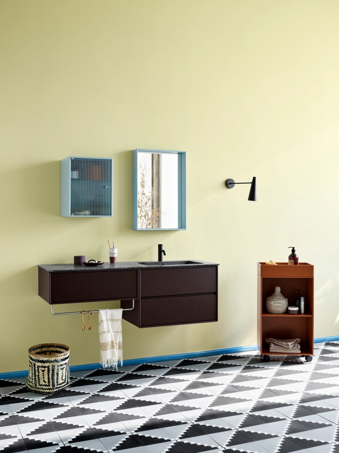 montana_home_22_23_s01_bathroom_balsamic_ripple_shelfie_flint_preppy_hazelnut_h_3000px.webp