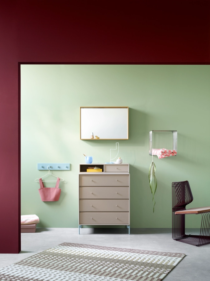 montana_home_23_24_c01_rack4_flint_shelfie_cumin_keep_clay_wire_pantonova_h_3000px.webp