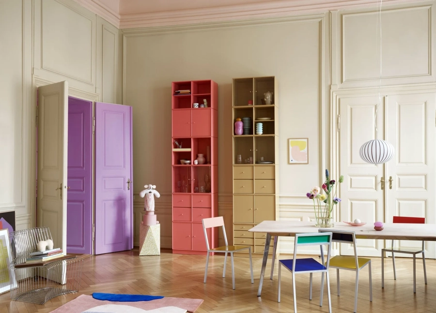 montana_home19_20_gb_diningroom_system_rhubarb_cumin_jwtable_w.webp