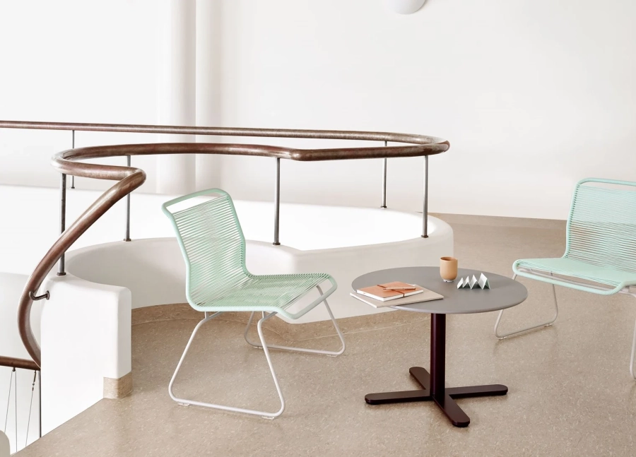 montana_office_lounge_pantononelounge_multicafetable_w.webp