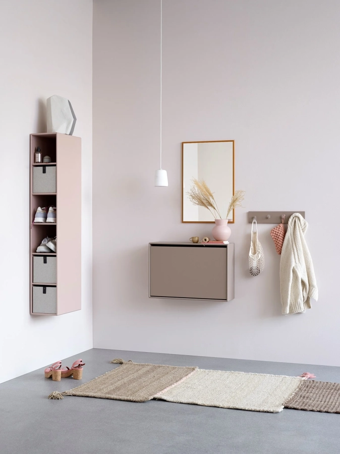 montana_home19_20_ngstudio_hall_hide_truffle__mushroom_amber_h_rgb_low.webp