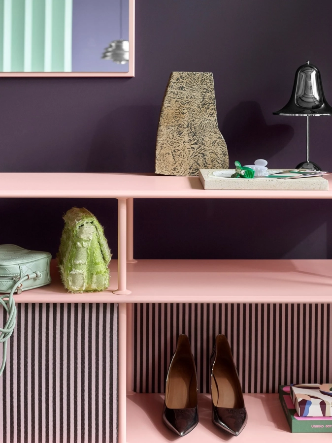 montana_free_shelving_111220_ruby_mnpanel_detail_h_2000px.webp