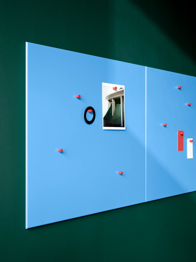 montana_office_meetingroom_noticeboard_detail_h_3000px.webp