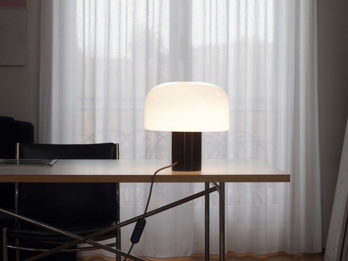lie_bellhop_glass_table_black.jpg