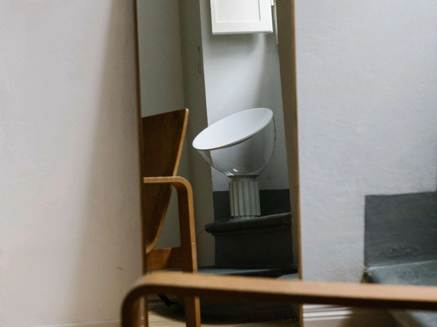 flos_taccia_white_life_02.jpg