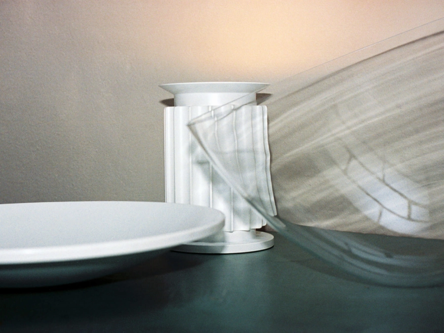 flos_taccia_white_life_04.jpg