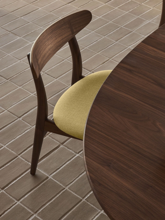 CH339_CH30P_walnut_oil_fiord_0422_detail_v3-medium.jpg