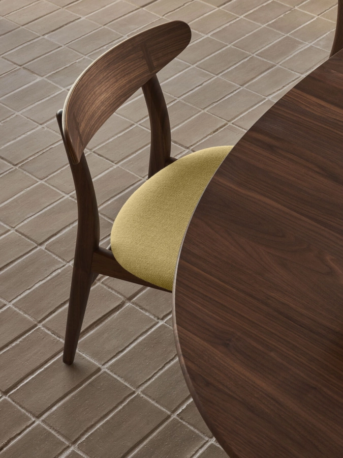 CH339_CH30P_walnut_oil_fiord_0422_detail_v3-medium.jpg