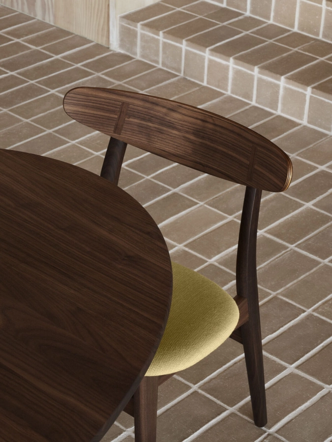 CH339_CH30P_walnut_oil_fiord0422_detail_v1-medium.jpg