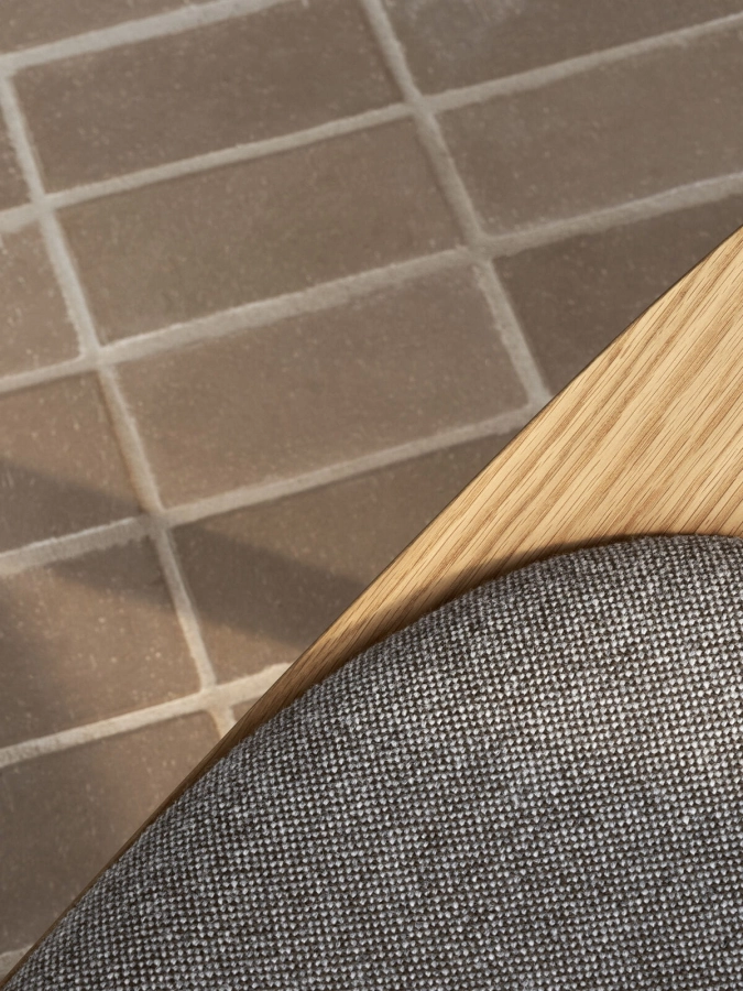 CH07_oak_oil_hallingdal270_detail_v1-medium.jpg