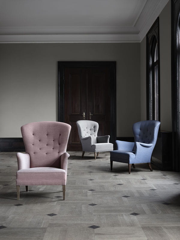Heritage-Chair-oak-oil-remix2-612-basel-121-canvas-734-v2-small.jpg