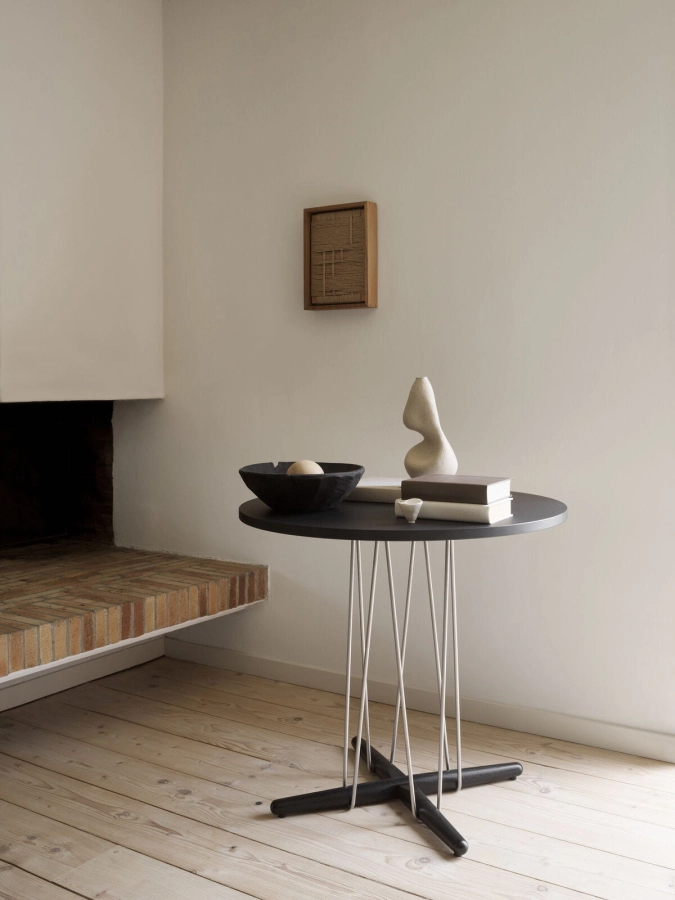 E021_Ø48_oak_oil_black_coated_steel-medium.jpg