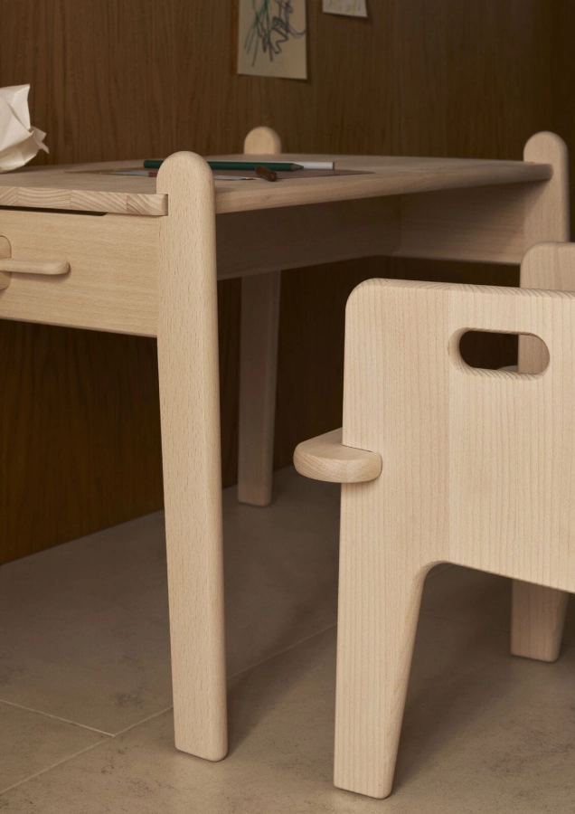 __CH410_CH411_beech_untreated_detail_V1-medium.jpg