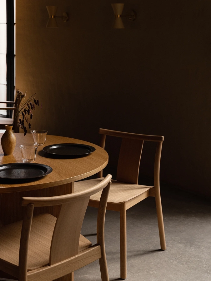 MENU_Merkur_Dining_Chair_Androgyne_Table_Collector_Wall_Lamp.webp