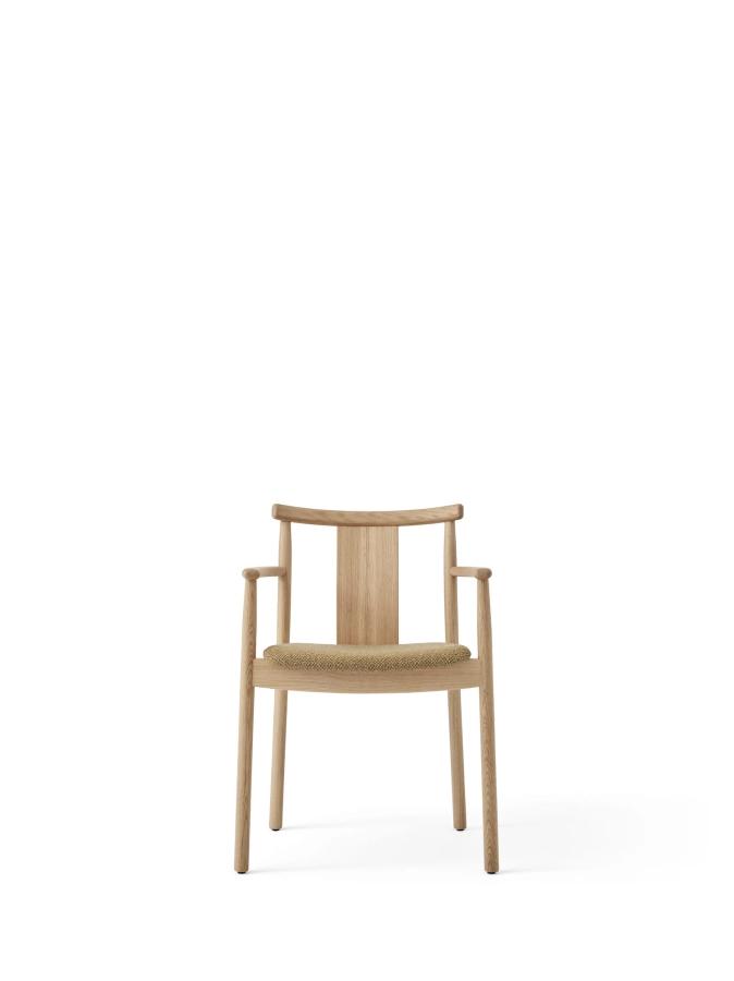 1303000-000000ZZ_Merkur_Dining_Chair_W_Armrest_Natural_Oak_Bouclé_06_front.jpg
