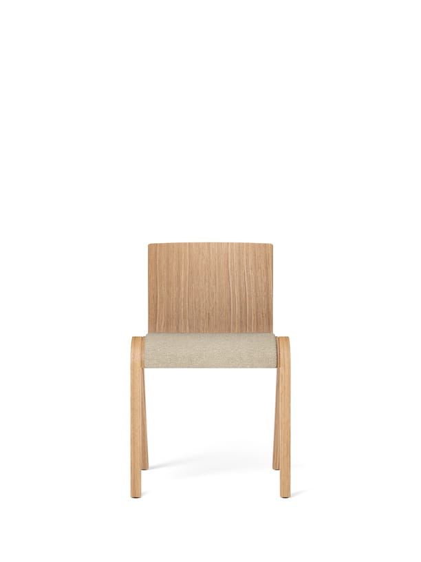 8202000-000000ZZ_Ready_Dining_Chair_Seat_Uph_Bouclé_02_Natural_Oak_Natural_Oak_Front.jpg