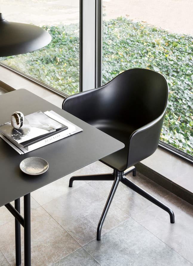 MENU_Oregaard_Harbour_Swivel_Chair_2.jpg