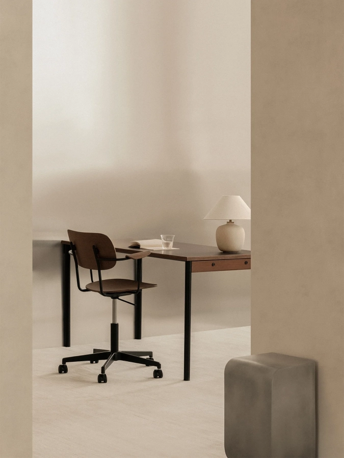 Audo_CoTaskChair_CoTable_VolumeSideTable_TorsoTableLamp_11.webp