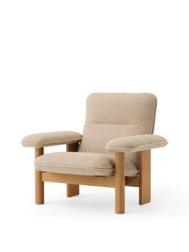 8050000-000000ZZ_Brasilia_Lounge_Chair_Boucle_02_Natural_Oak_Angle.webp